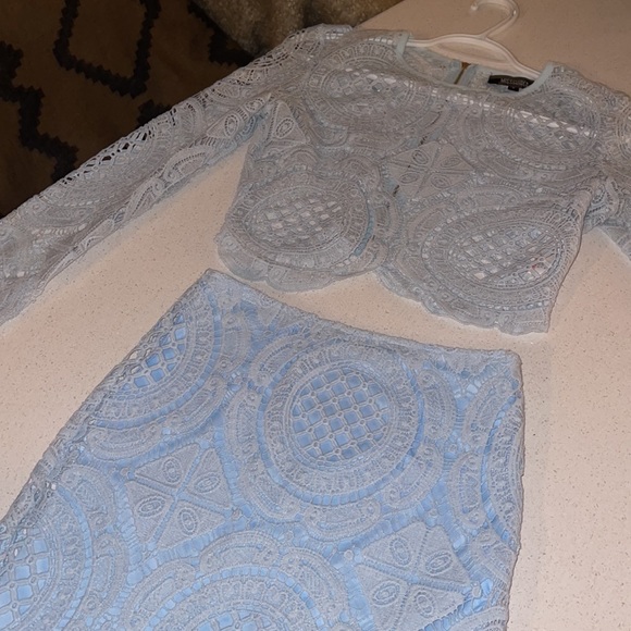 MissGuided Blue Lace Set - Picture 15 of 17